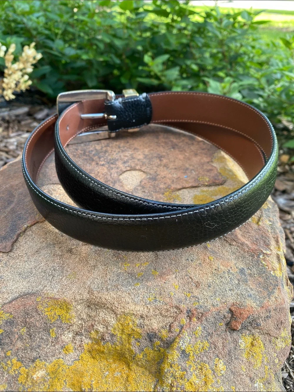 Johnston & Murphy Leather Belt with Decorative Etched Metal Buckle, Keeper & Tip